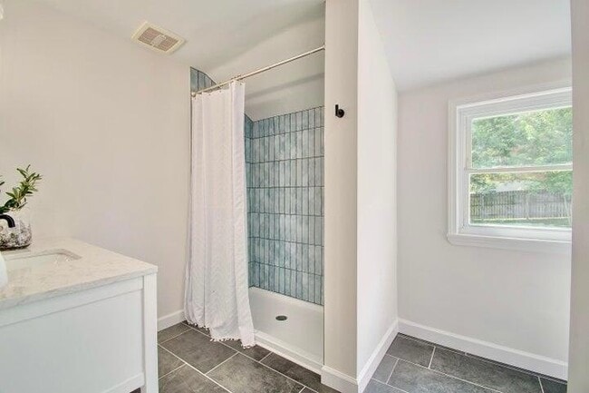 Building Photo - 797 Highland Ave