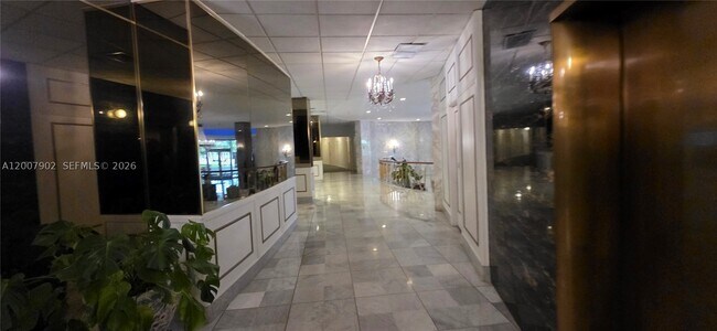 Building Photo - 5255 Collins Ave