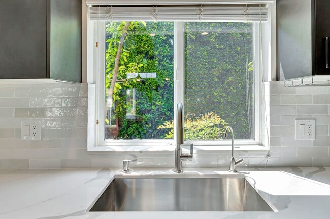 Building Photo - Modern 4-Bedroom Home in Prime West LA | Walkable, Spacious & Move-In Ready