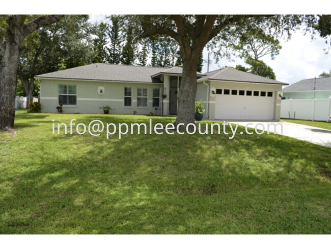 Primary Photo - SW Cape Pet Friendly with Fenced Yard!