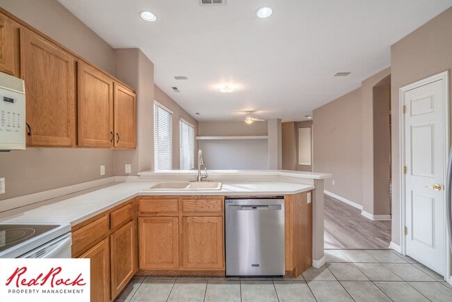 Building Photo - 2 Bedroom Townhome in Coral Canyon with Resort Amenities