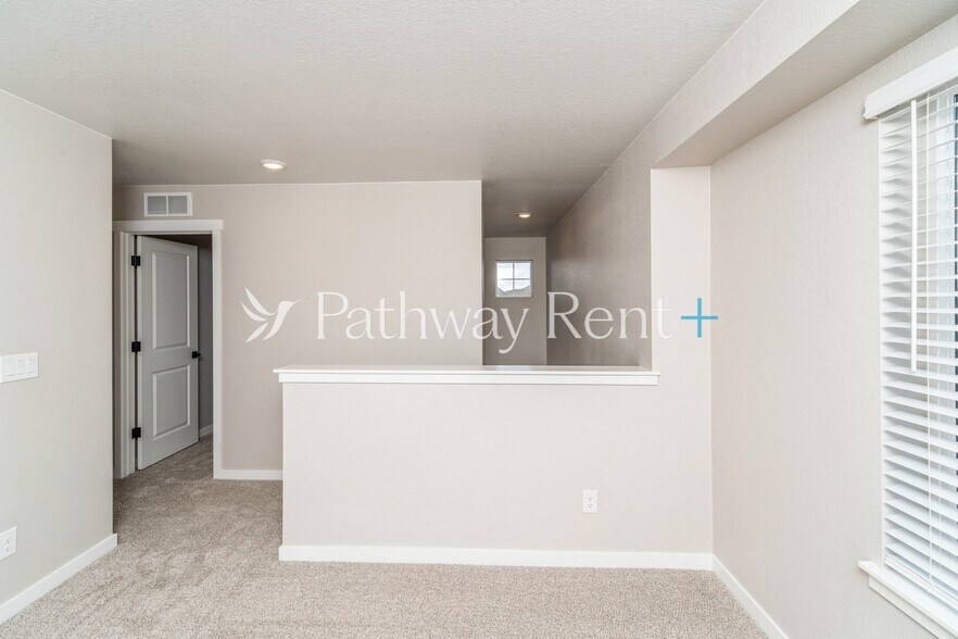 Building Photo - 9351 Yampa St