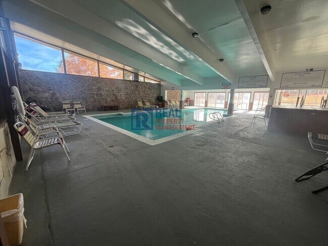 Building Photo - 392 W Rockrimmon Blvd