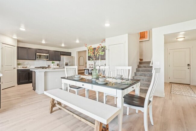 Building Photo - 10390 Crystal Ridge Dr