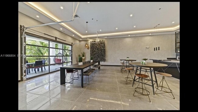 Building Photo - 7850 Pasadena Blvd