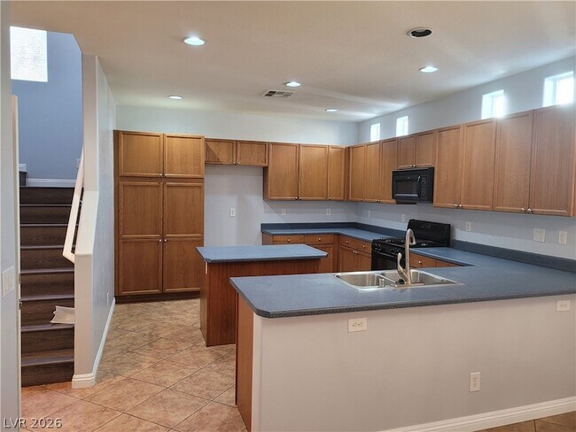Building Photo - 10564 W Moultrie Ave