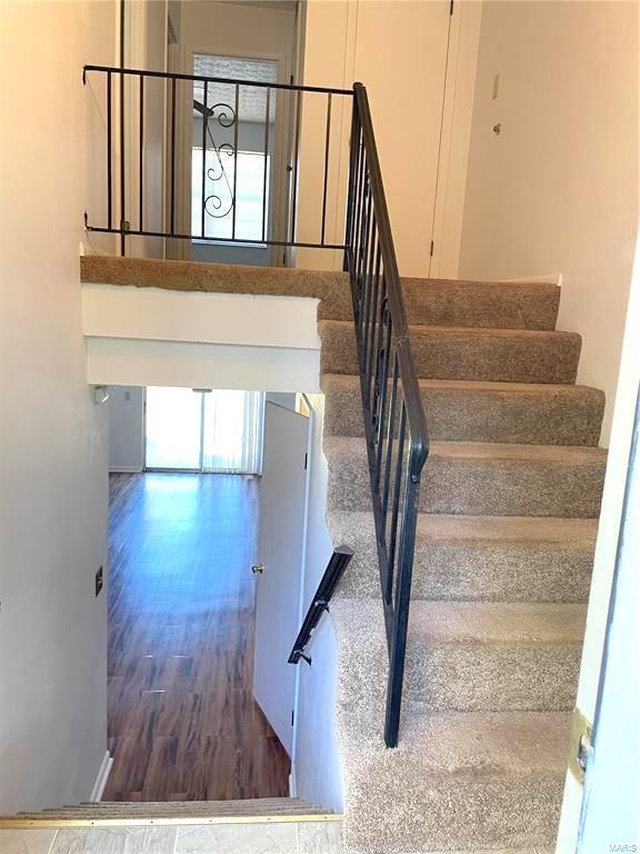 Building Photo - 601 White Oak Dr