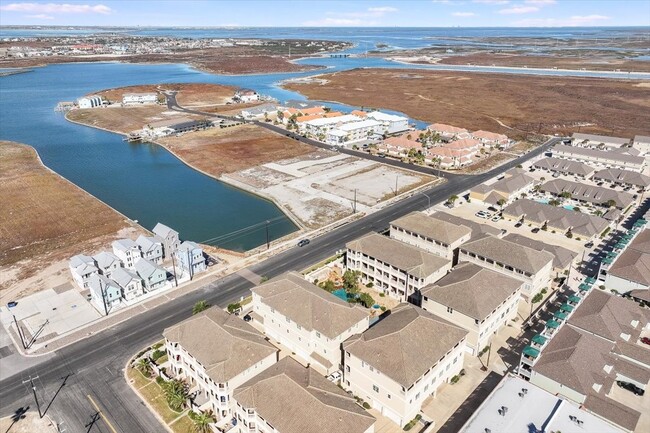 Building Photo - 14910 Leeward Dr