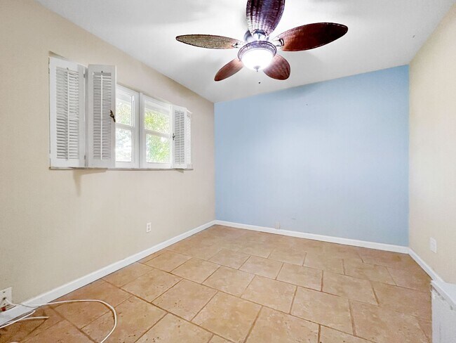 Building Photo - Unfurnished Harbor Hills Home with Creek Views – 3 Bed | 2 Bath