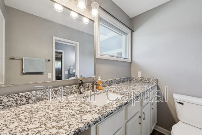 Building Photo - 1917 N Edgemoor St