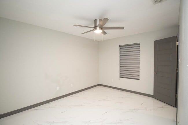 Building Photo - 601 Oleander St