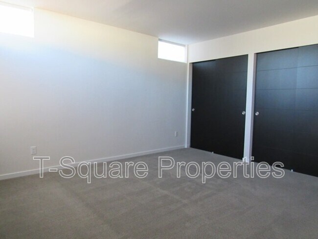 Building Photo - 4848 A Delridge Way SW