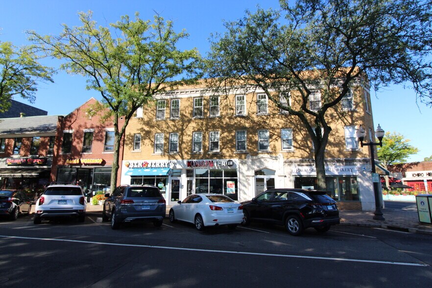 Primary Photo - 951 Farmington Ave