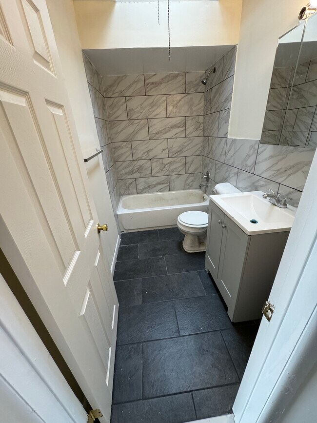 Building Photo - 7101 Radbourne Rd