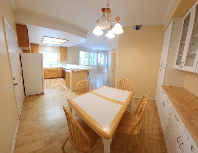 Building Photo - Fantastic home in the Arbors!