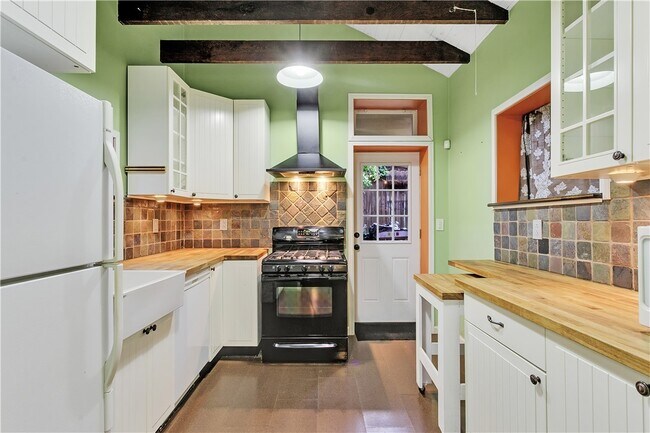 Building Photo - 297 42nd St