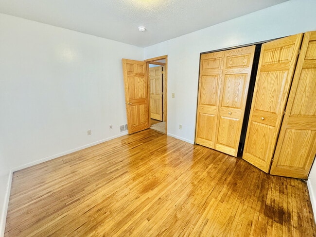 Building Photo - Single Family Home with 4-Bedrooms and 2 bathrooms in Coon Rapids