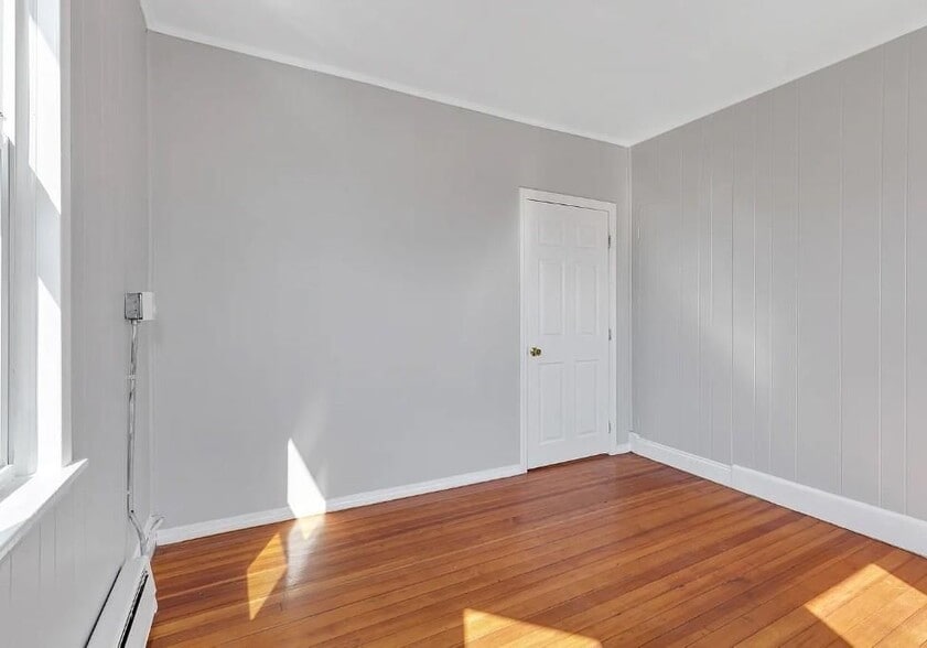 Building Photo - 109 Pocasset Ave