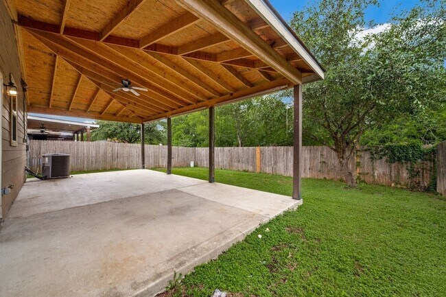 Building Photo - 2419 Sundrop Bay