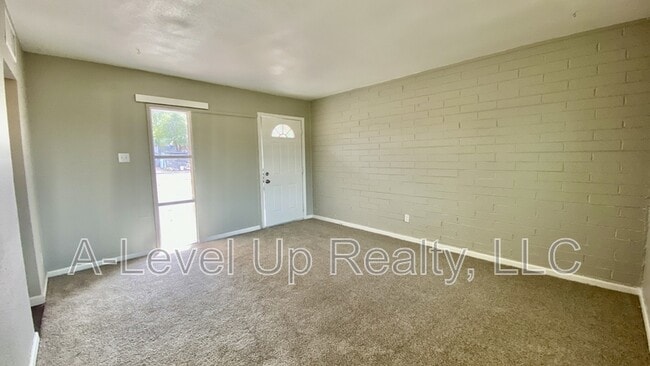 Building Photo - 3043 E Proctor Vista