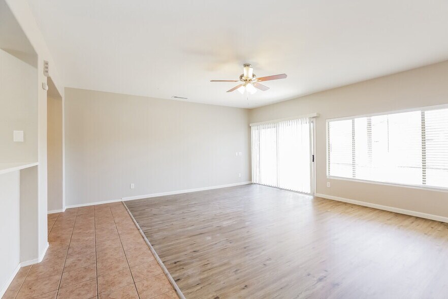 Building Photo - 5305 S 52nd Dr