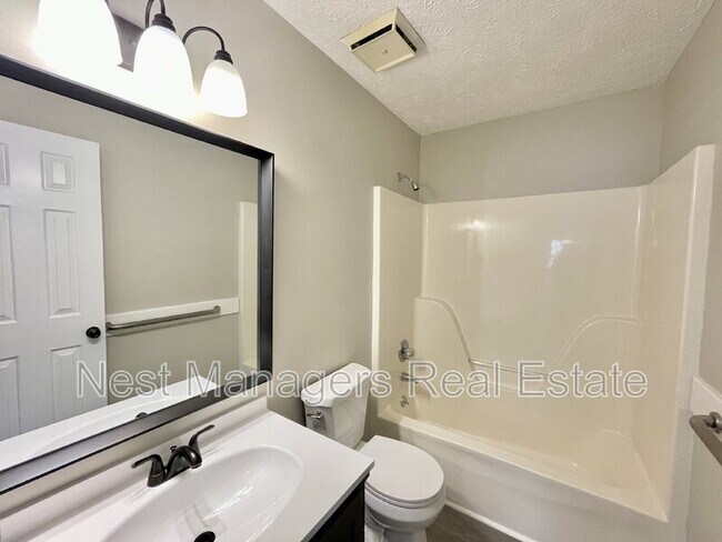 Building Photo - 187 Aloha Dr