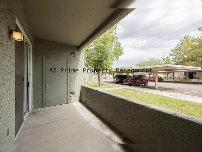 Building Photo - 2929 W Yorkshire Dr