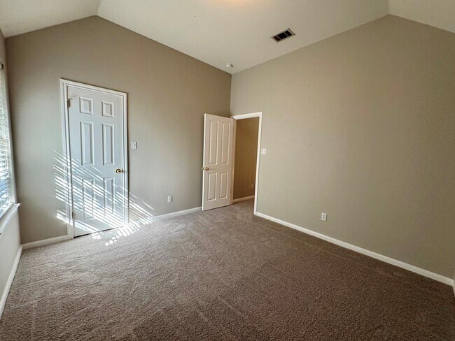 Building Photo - 5305 Tamango Way