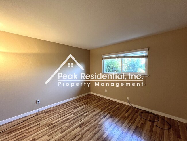 Building Photo - 3101 Gardendale Rd