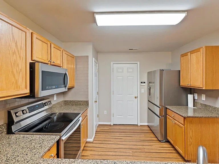 Building Photo - 11 Kinglet Ct