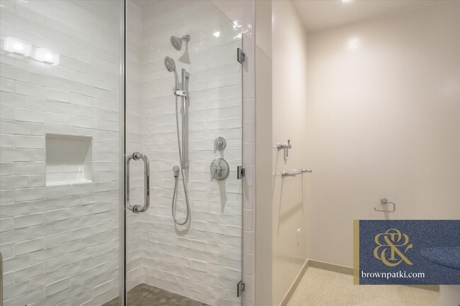 Building Photo - 1731 Powell St