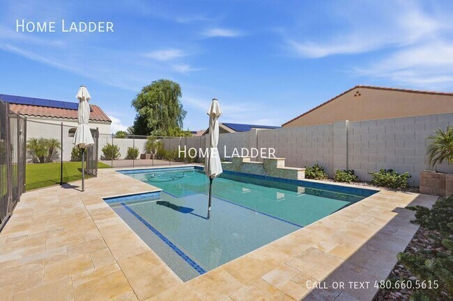 Building Photo - 9504 E Theia Dr
