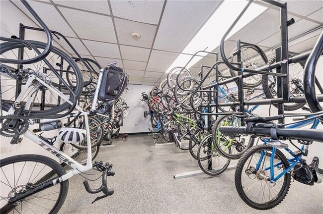 Building Photo - 320 Fort Duquesne Blvd