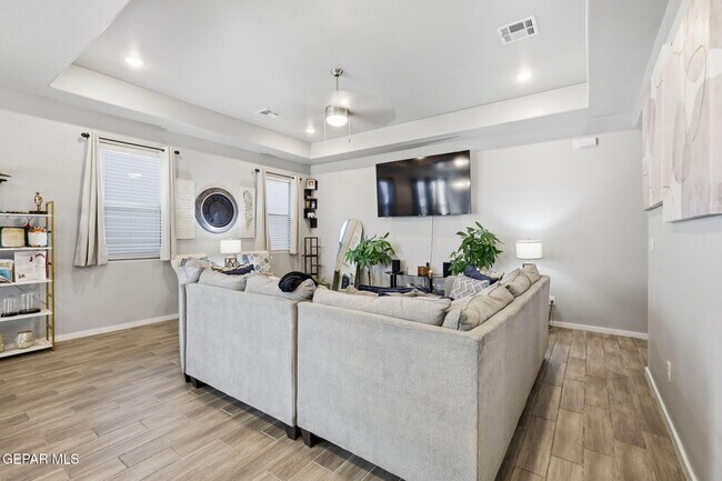 Building Photo - 1052 Summer Breeze Pl