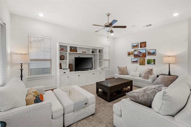 Building Photo - 16705 Horondelle Dr