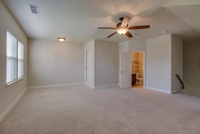 Building Photo - 2531 Tapestry St