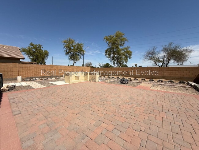Building Photo - 7105 S 251st Dr