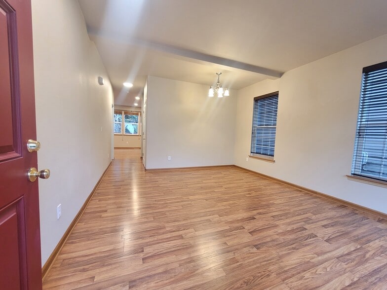 Building Photo - 19226 25th Ave SE