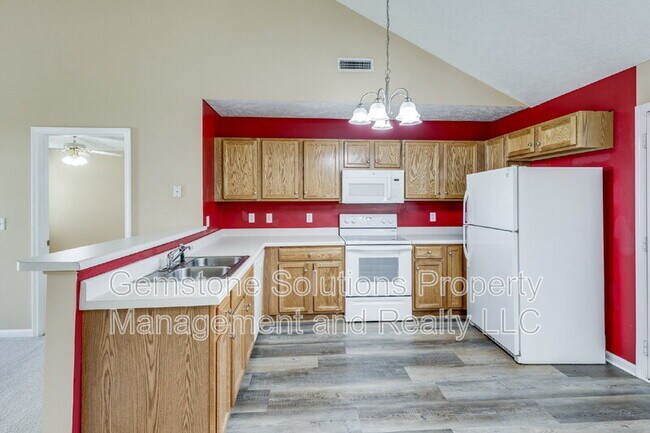 Building Photo - 1418 Owasa Trail