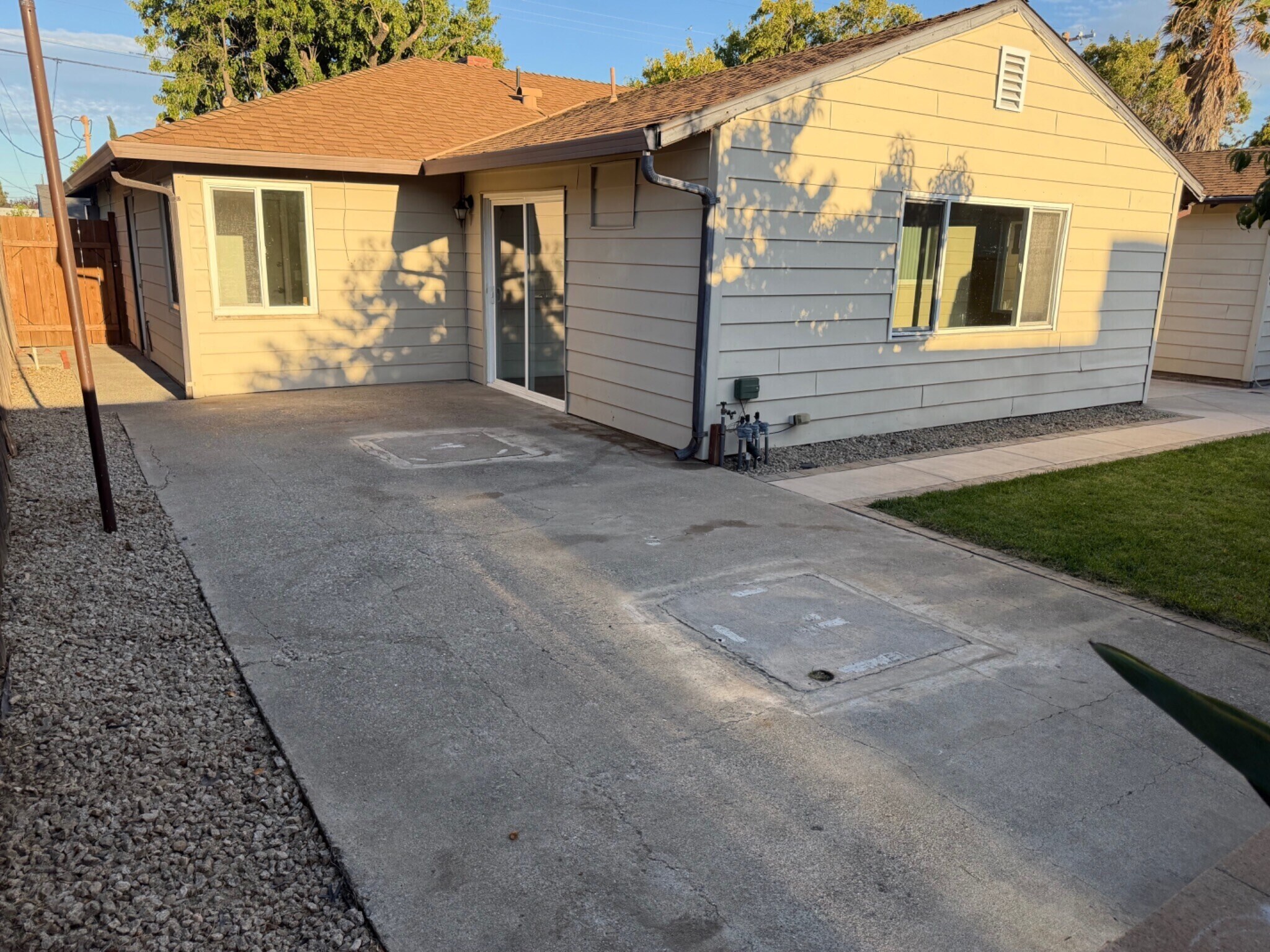 Building Photo - 1304 Louis Dr