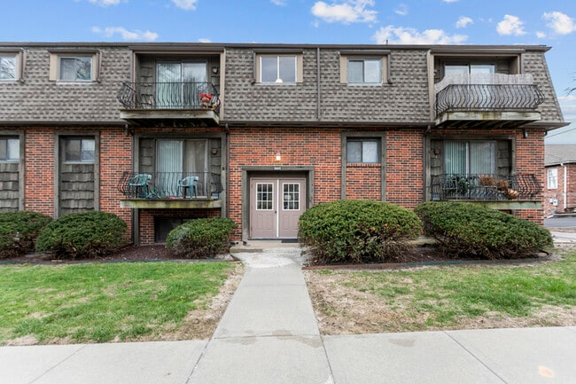 Building Photo - 5605 W 58th St