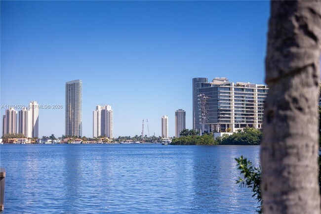 Building Photo - 3255 NE 184th St