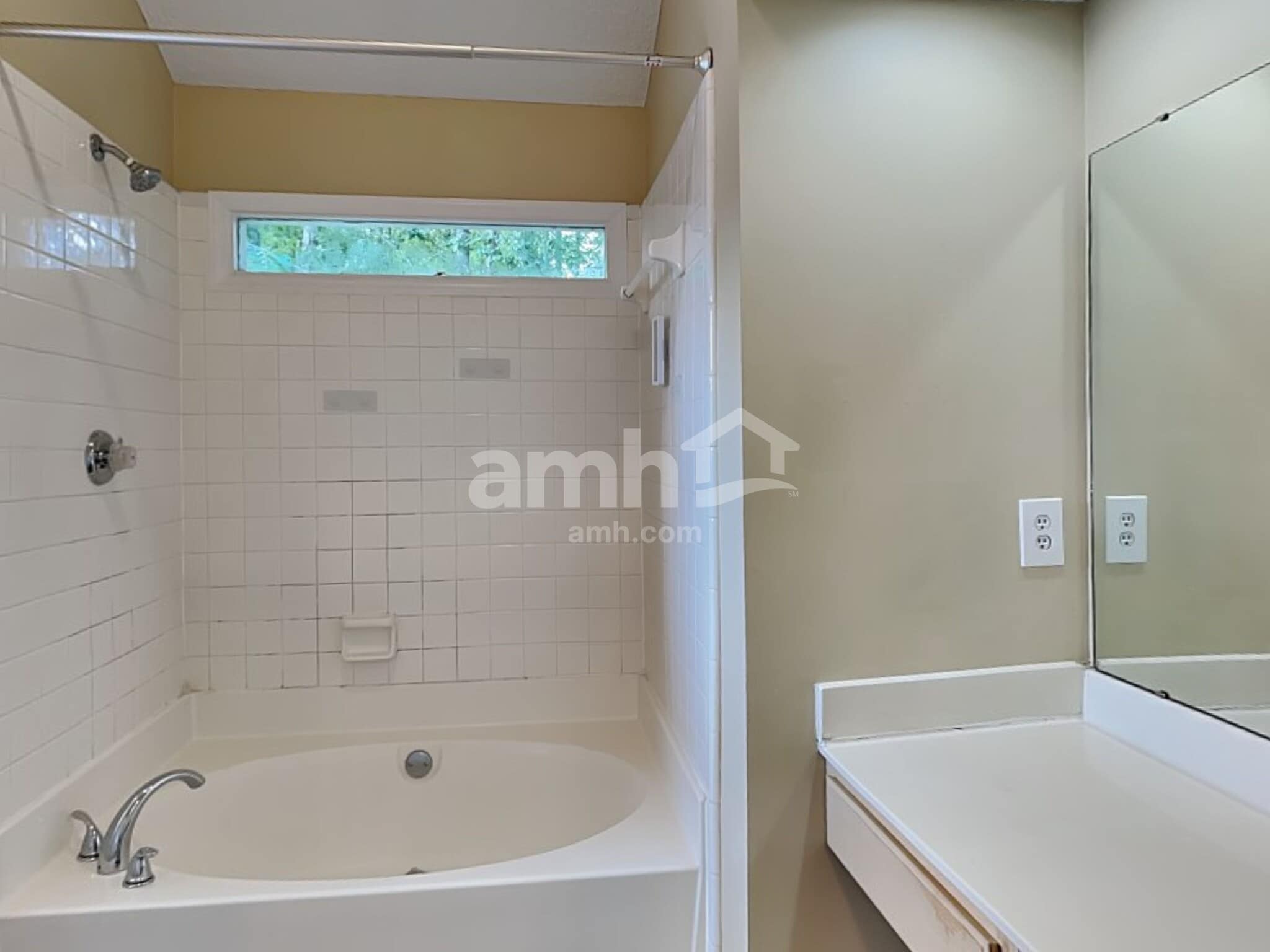 Building Photo - 3100 Twatchman Dr