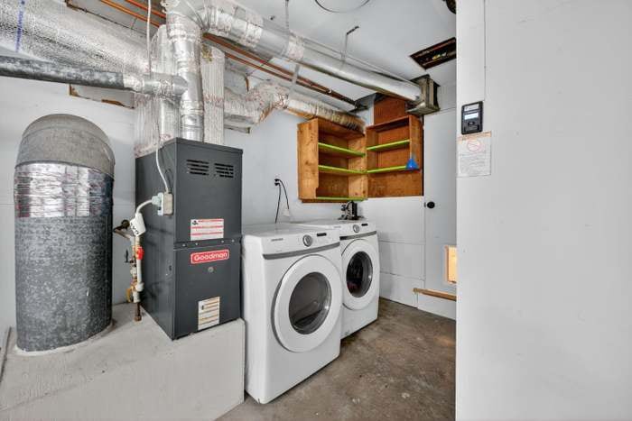 Building Photo - 876 N Mayfair Ave