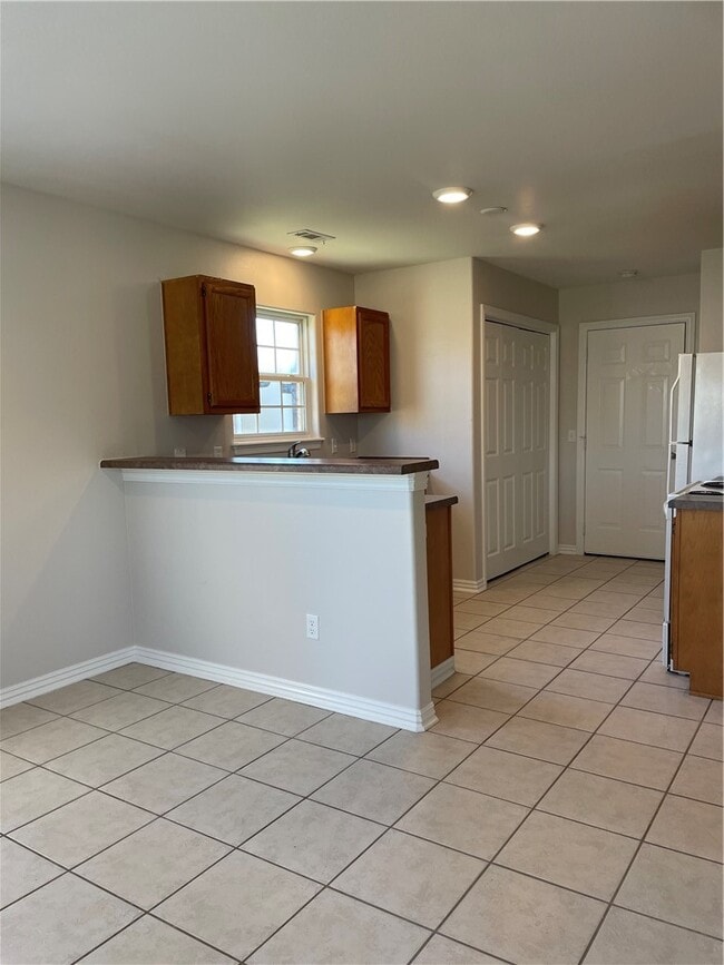 Building Photo - 3704 SW Moline Ave