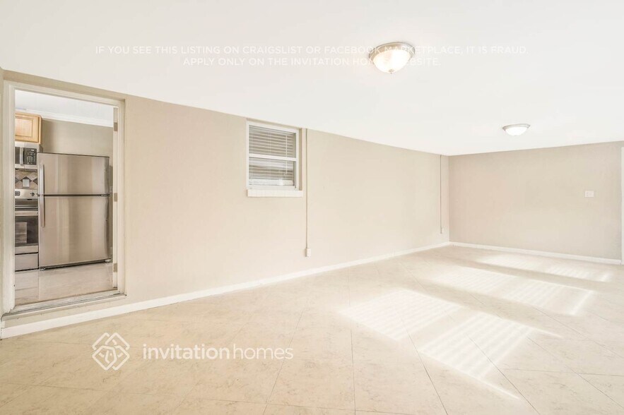 Building Photo - 2552 Emily Ln