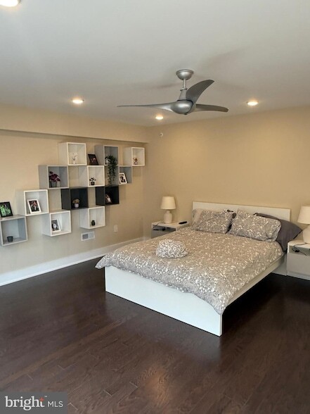 Building Photo - 1651 E Eyre St