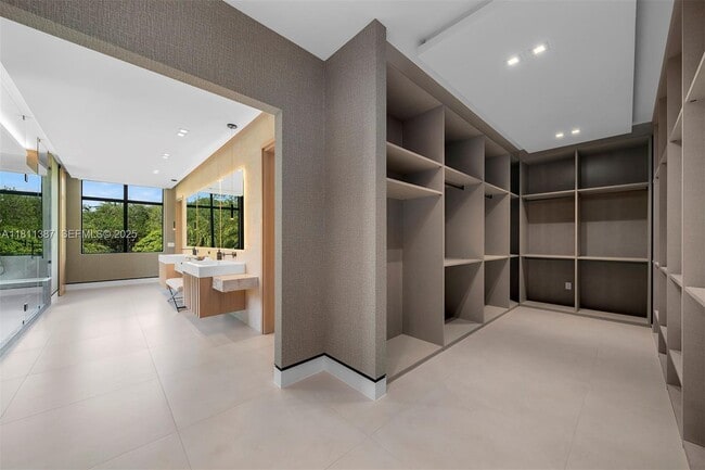 Building Photo - 12500 SW 64th Ave