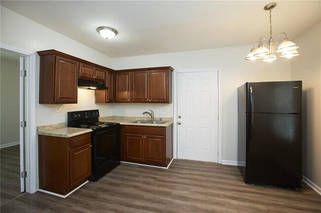 Building Photo - 1049 Sims St SW