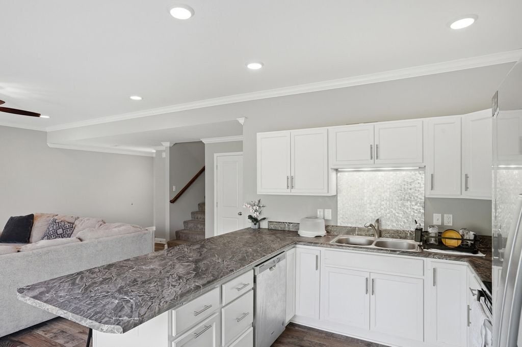 Building Photo - 5209-5211-5211 Silver Mill Dr